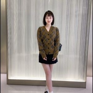 Authentic Burberry sweater brand new